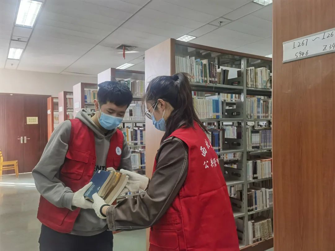 活动照片 (1)(1).jpg 活动照片 (1)(1).jpg